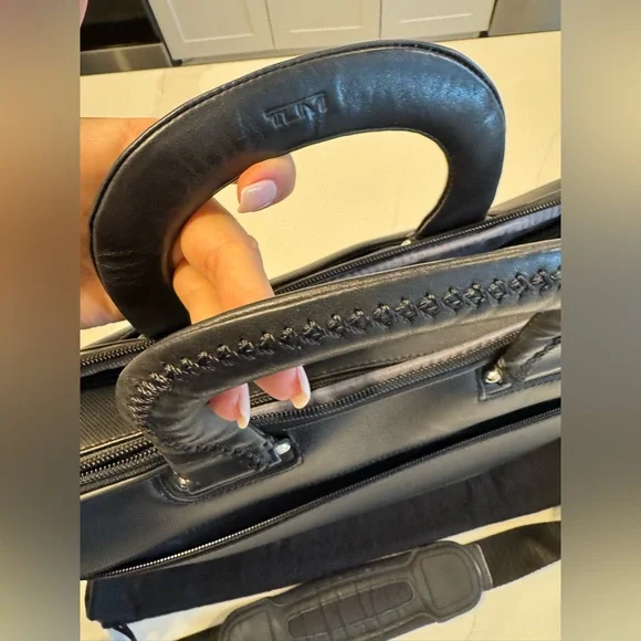 Tumi Narita Slim Black Briefcase - Picture 6 of 14